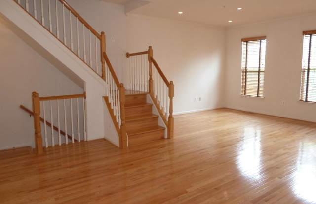 9706 WASHINGTONIAN BOULEVARD Gallery 3