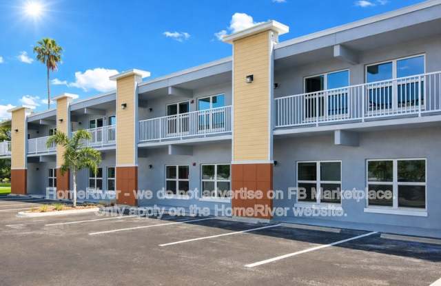 3300 Oak St NE photos photos