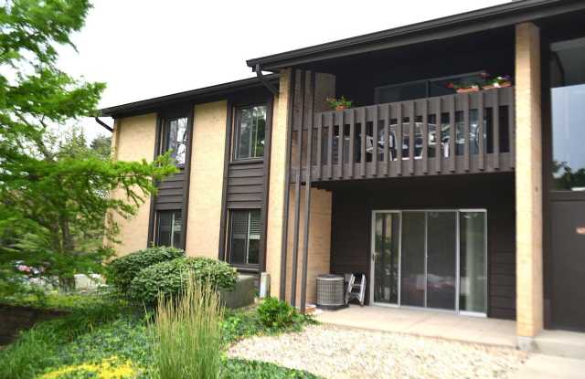 6173 Knoll Lane Court Gallery 2