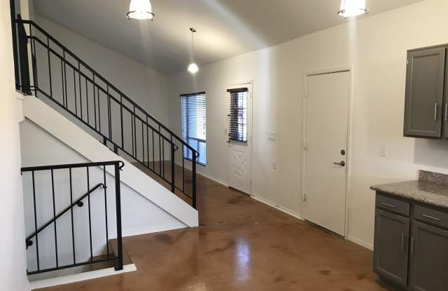 6759 W SHANGRI LA Road Gallery 2