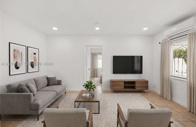 1958 NE 172nd St Gallery 1