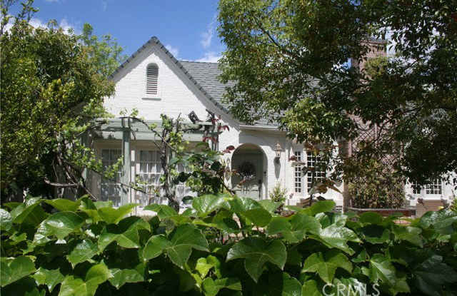 2421 Heliotrope Drive photos photos