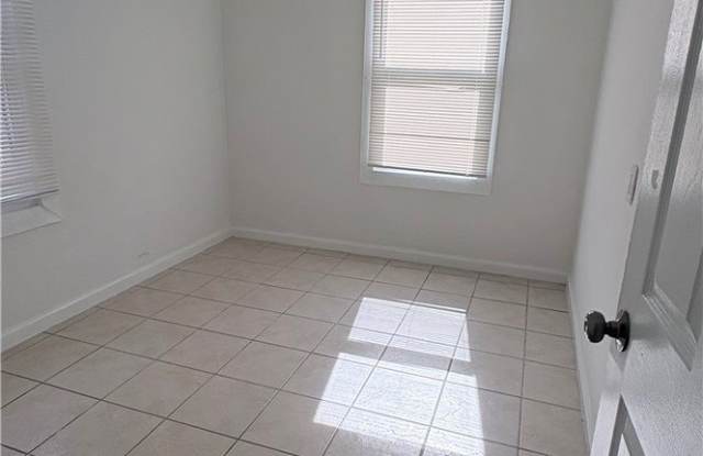 3042 Douglas Avenue Gallery 3
