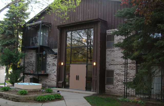 10333 West North Avenue photos photos