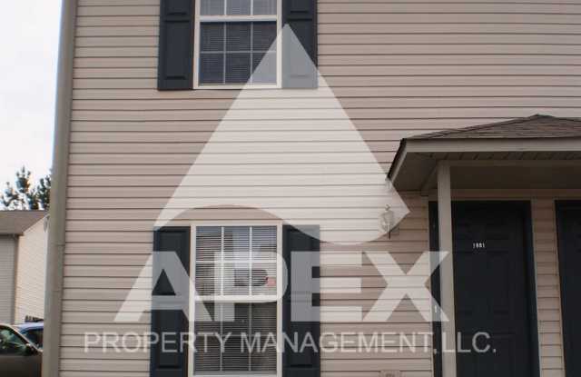 MOVE-IN SPECIAL,NO RENT TIL JUNE 1ST! - Nice 2 Bd | 1.5 Ba Townhouse in West Knox Condo Community! photos photos