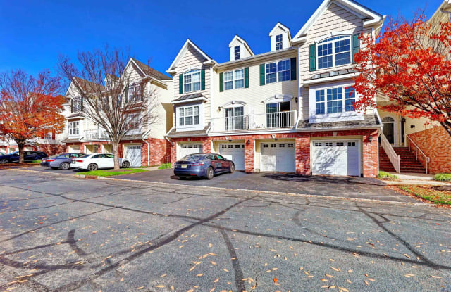11 BAYSIDE DR - 11 Bayside Drive, Bayonne, NJ 07002