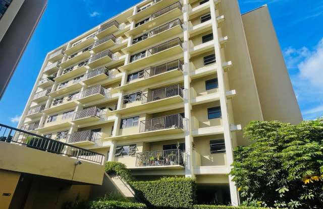 Rarely available 1-bedroom 1-bath condo in 21 Craigside photos photos