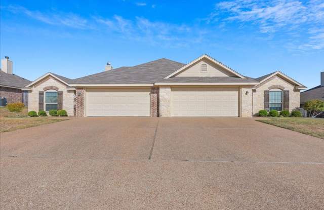 3BR / 2BA Duplex in Hewitt, Texas | Midway ISD photos photos 3BR / 2BA Duplex in Hewitt, Texas | Midway ISD photos photos