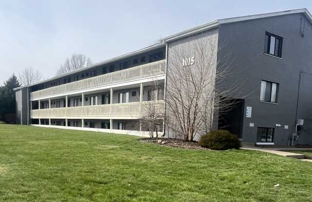 1015 Howe Ave photos photos