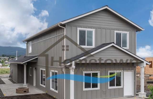 Very Nice Craftsman 3 Bedroom 2.5 Bathroom Home in Crown Pointe Estates, Post Falls! - 12116 West Wellington Avenue, Post Falls, ID 83854