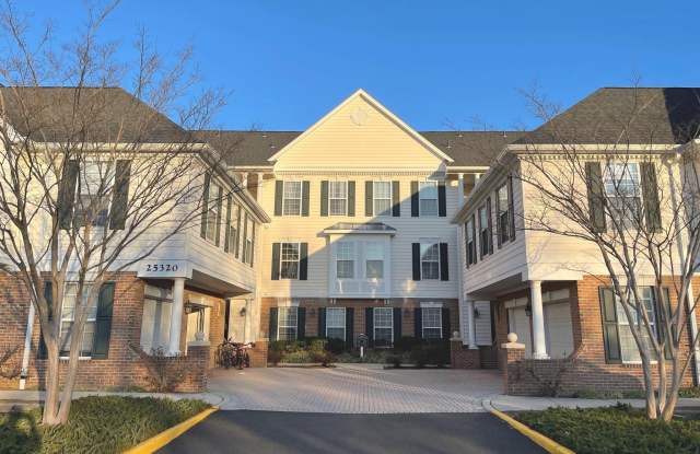 25320 LAKE MIST SQUARE - 25320 Lake Mist Square, South Riding, VA 20152