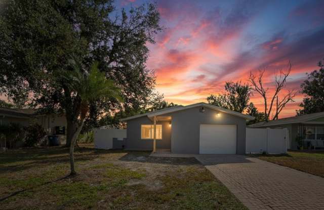 Updated Home in Popular Shore Acres Neighborhood - 1818 Michigan Avenue Northeast, St. Petersburg, FL 33703