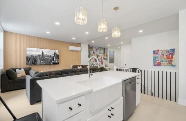161 BROADWAY photos photos