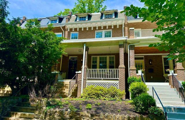 4 Bed + 2 Bath - Pets Welcome! Parking! photos photos