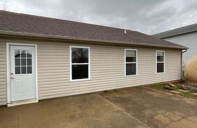 3 Bedroom 2 Bathroom House Available - 3800 South Bushmill Drive, Monroe County, IN 47403