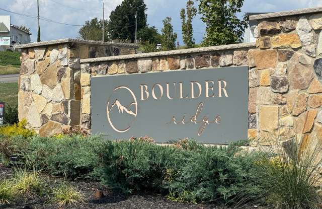 Brand New 3 Bedroom, 2. 5 bath Townhome in Boulder Ridge Gallery 4