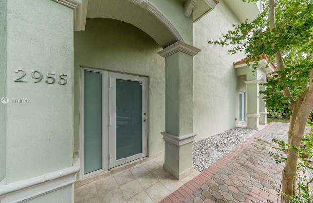 2953 Virginia St Gallery 2