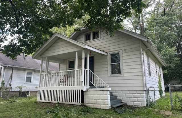 Section 8 Vouchers accepted for 3 Bedroom / 1 Bathroom House photos photos