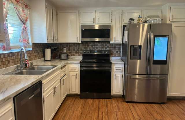 2 Level Townhouse with two car garage photos photos