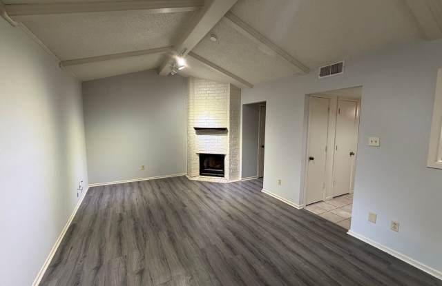 TownHome near LCU, Tech and Medical Gallery 4