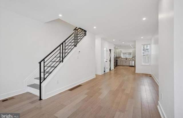 1512 N NEWKIRK STREET Gallery 2