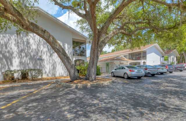 Bright 2BR/1BA Condo with Community Pool ~ First Floor Gallery 3