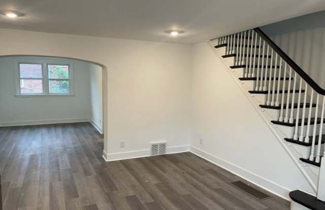 1722 South Edgewood Street (V) Gallery 2