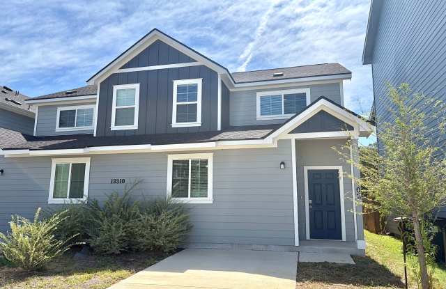 Brand New 3 Bd 3 Full Bath Townhouse Near UTSA & LaCantera photos photos