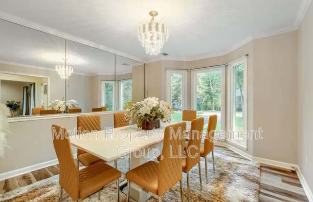 1186 Crestbrook Dr SW Gallery 3