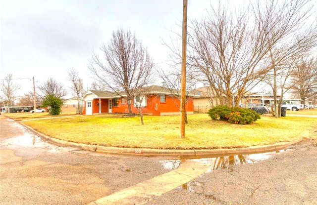 Super 4 Bed 1.5 Bath in the South Gate Addn in Moore, OK Gallery 3
