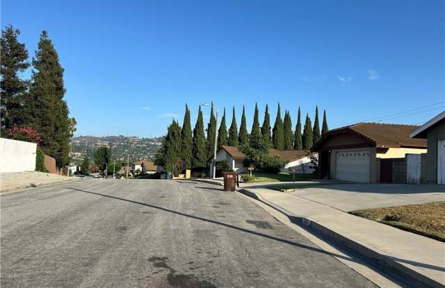 15302 Cristalino Street Gallery 3