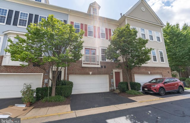 8127 HARPER VALLEY LANE - 8127 Harper Valley Lane, Merrifield, VA 22042