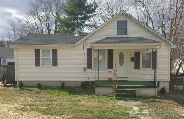 Foolish Pleasure-Pre-Leasing Now for the Fall Semester 2025 - 610 Addison Avenue, Lexington, KY 40504