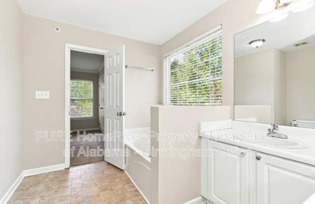 206 Park Village Circle Gallery 4