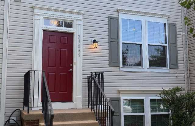 23065 POTOMAC HILL Square Gallery 1