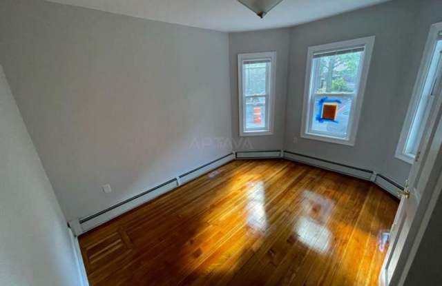 19 Harold St. Gallery 4