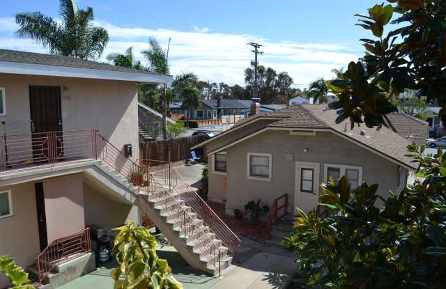 2 Bedroom-1 Bathroom Single Story Apartment on 2nd floor in Hillcrest/Mission Hills community. Gallery 4