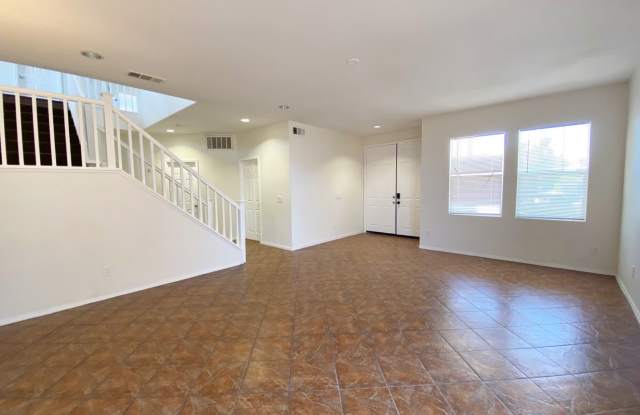 5 bed 4 bath + Loft Gallery 4