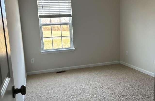 131 RAE Court Gallery 4