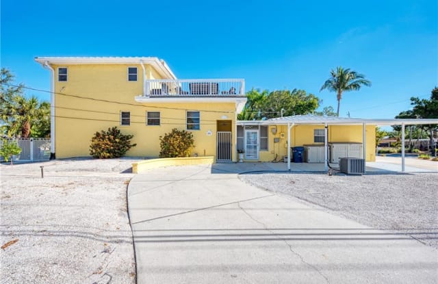 301 AVENIDA MADERA - 301 Avenida Madera, Siesta Key, FL 34242