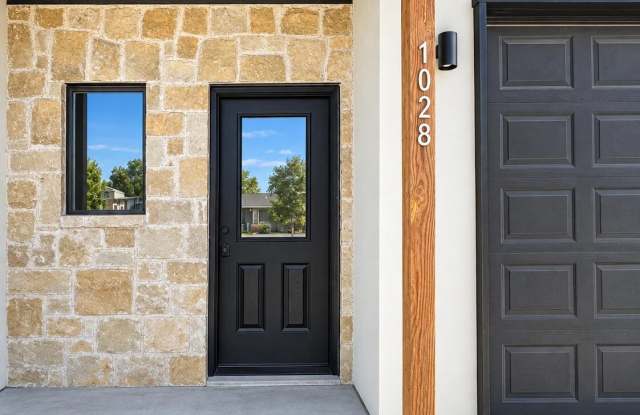 1028 Holiday Drive Gallery 1
