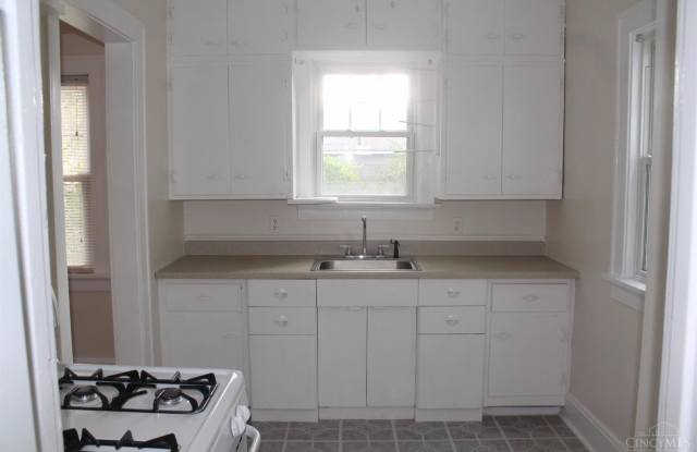 6813 Bramble Avenue Gallery 4