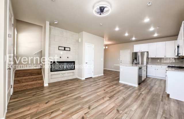 12492 Childers Street Gallery 4