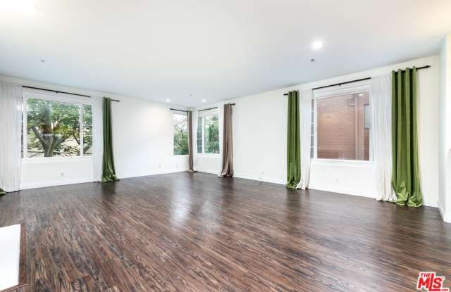 117 N Gale Dr Gallery 3
