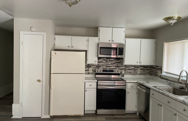 4206 Woodcrest Ave - 4206 Woodcrest Avenue, Cheyenne, WY 82001