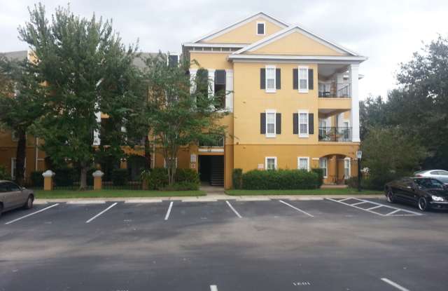 Newly Renovated 2/2 with outside storage room Gallery 4