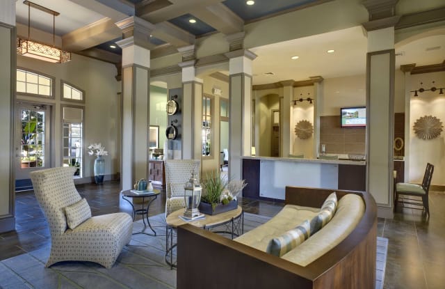 Lake's Edge Apartments Gallery 4