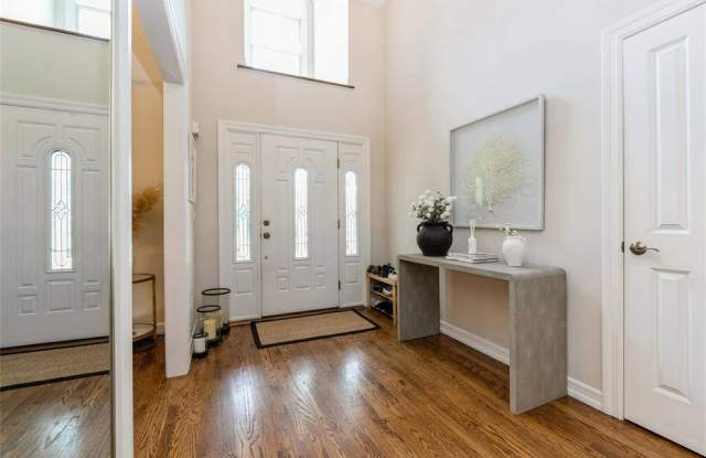 800 Ruth Road Gallery 2