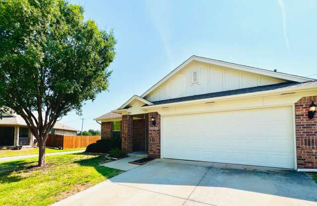 Beautiful 3BD 2BA Home in Norman!! - 2727 Sharpish Way, Norman, OK 73069