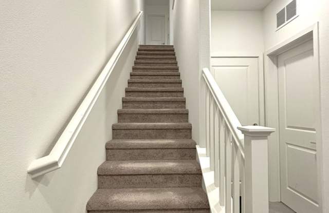 4 Bedroom 3 bathroom newly Built Townhouse for Rent! Gallery 4